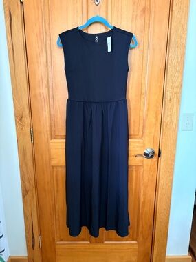 Lou & Grey Black Sleeveless Midi Dress